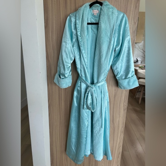 VINTAGE CABERNET Sleep LONG ROBE Small Satin Soft Warm Sea Foam Green Belt Silky - Picture 1 of 8